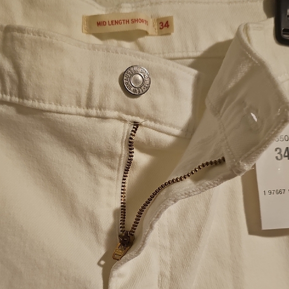 Levi's White Jean Shorts Mid-Length Distressed Hem - Picture 9 of 9